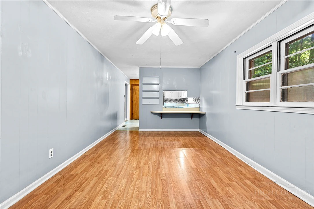 Image number 12 for the current listing