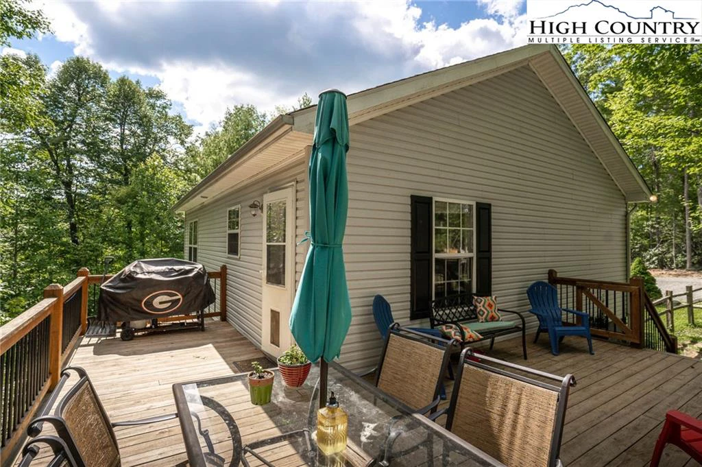 Image number 9 for the current listing