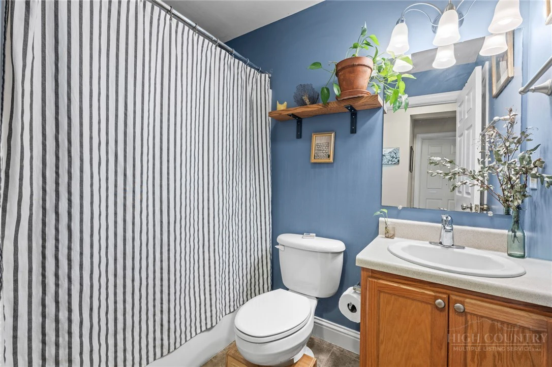 Image number 21 for the current listing