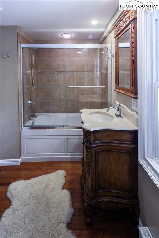 Image number 3 for the current listing