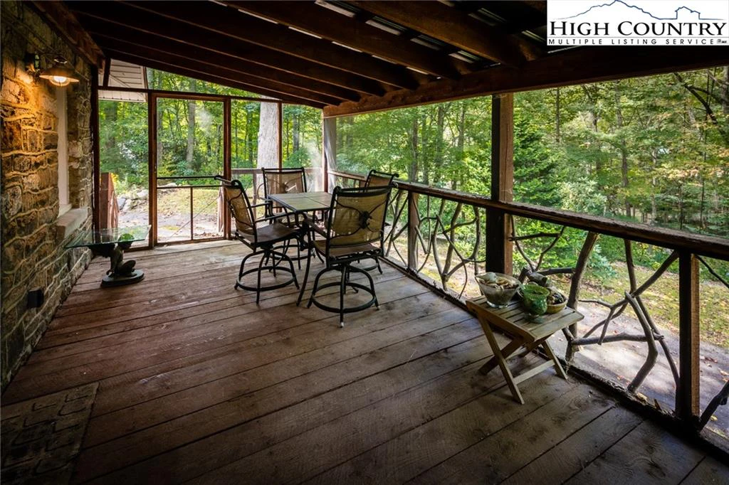 Image number 5 for the current listing