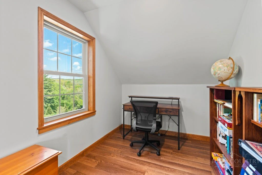 Image number 10 for the current listing