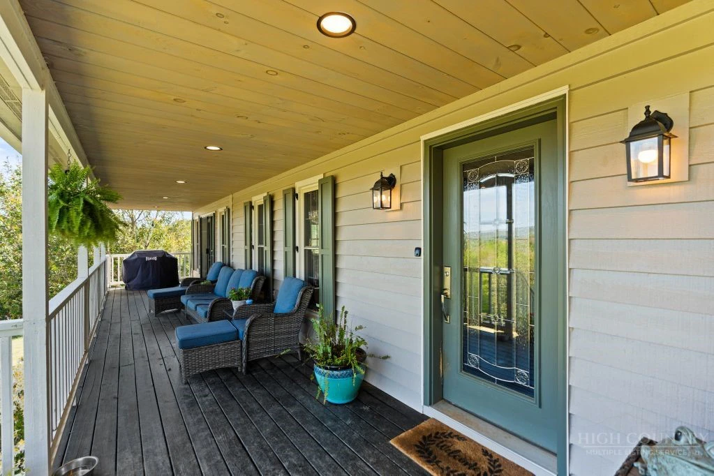 Image number 2 for the current listing