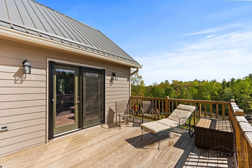 Image number 14 for the current listing