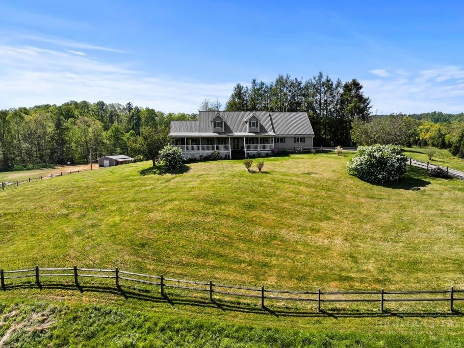 Image number 18 for the current listing