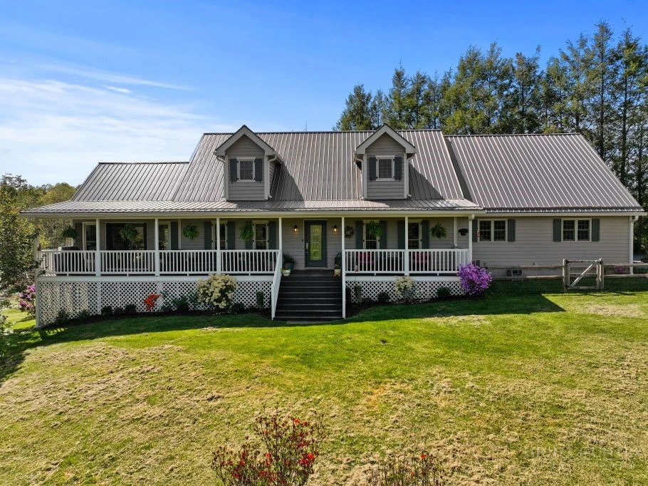 Image number 1 for the current listing