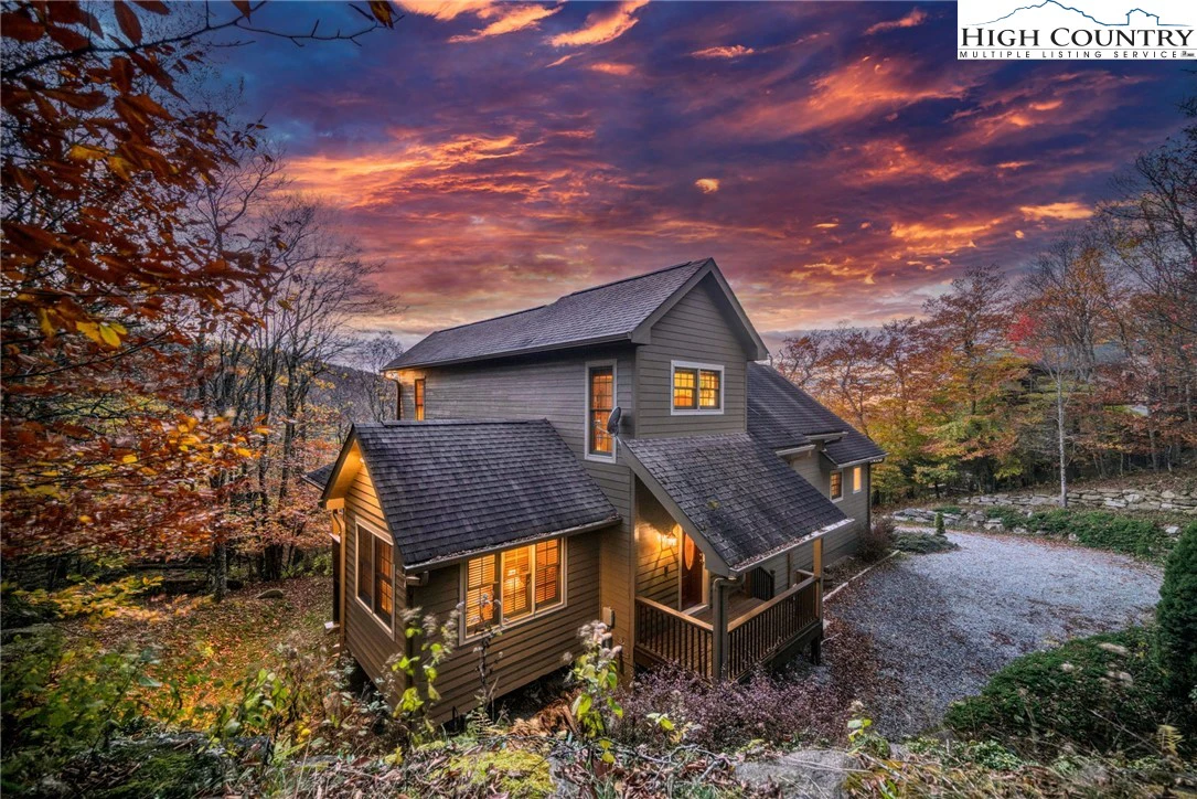 Image number 1 for the current listing