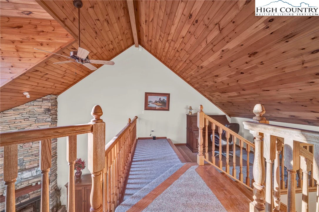 Image number 4 for the current listing