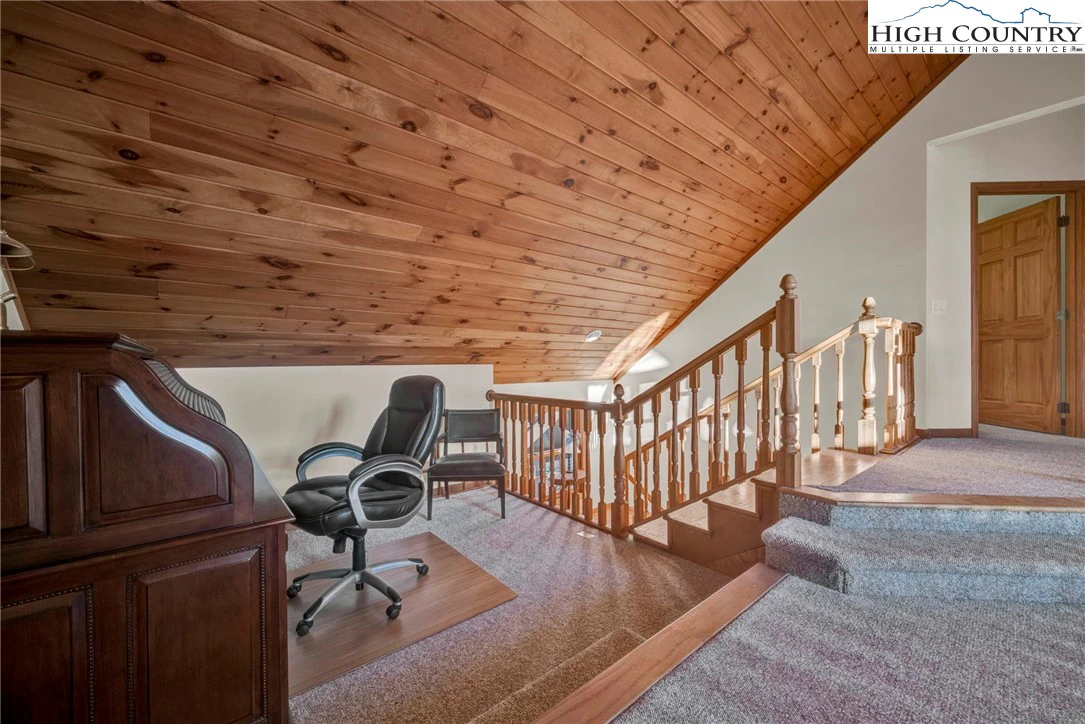 Image number 5 for the current listing