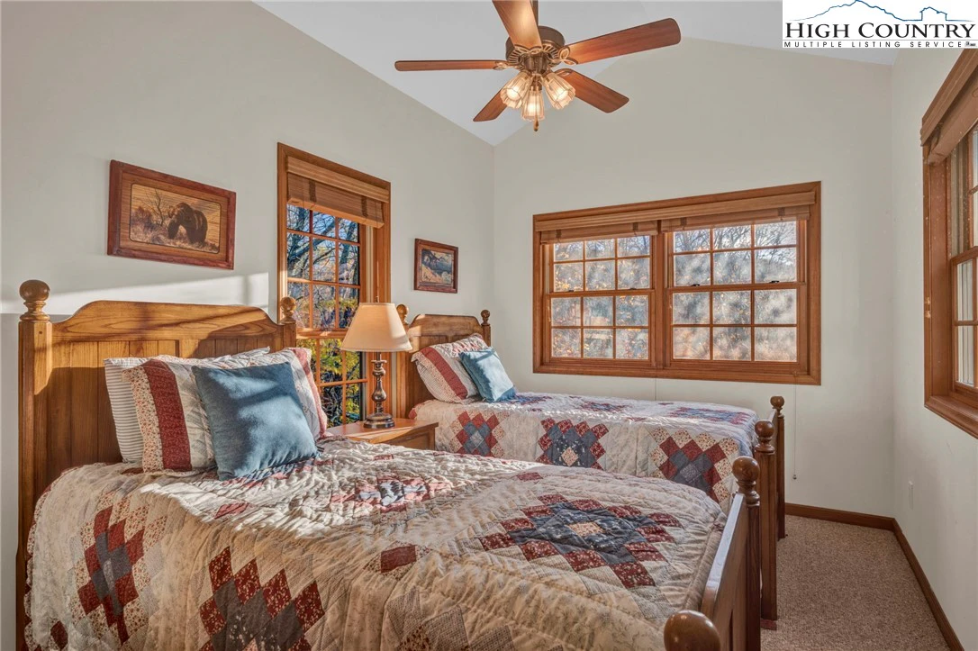 Image number 6 for the current listing