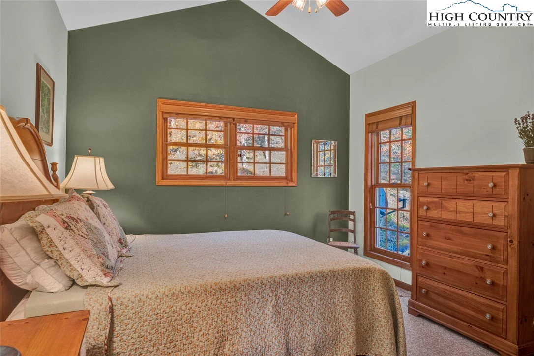 Image number 8 for the current listing