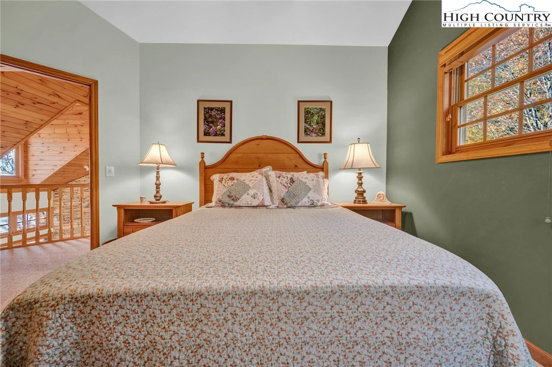 Image number 9 for the current listing