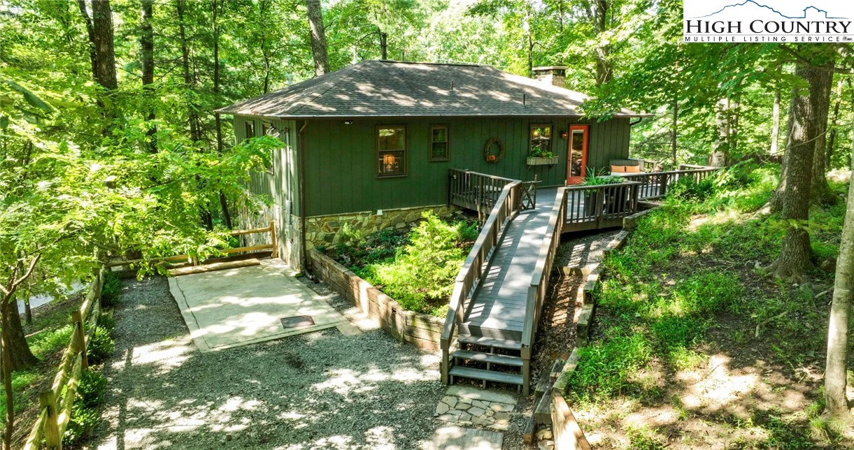 Image number 14 for the current listing