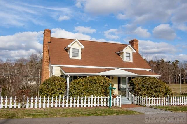 Image number 1 for the current listing