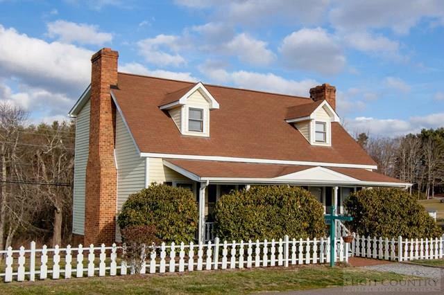 Image number 11 for the current listing