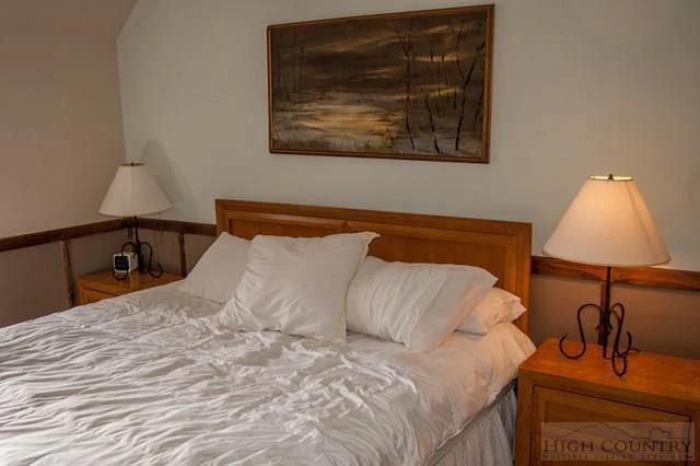 Image number 6 for the current listing