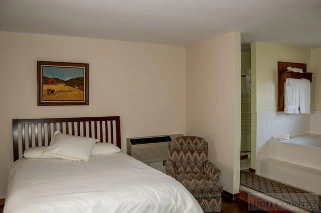 Image number 7 for the current listing