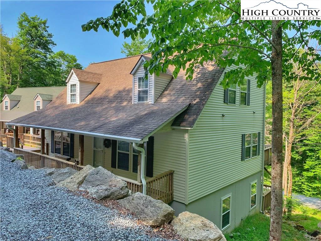 Image number 1 for the current listing