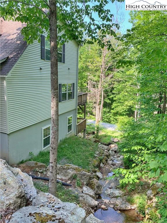 Image number 21 for the current listing