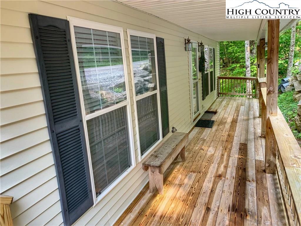 Image number 2 for the current listing