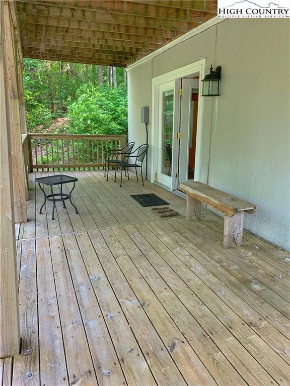Image number 11 for the current listing