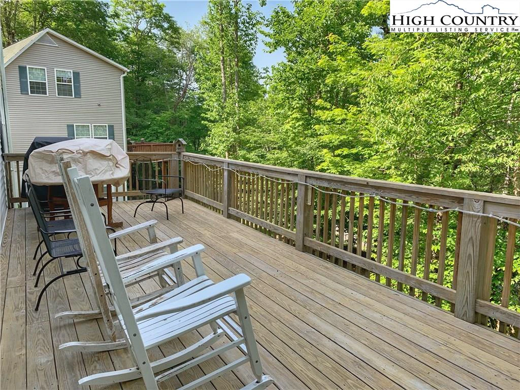 Image number 15 for the current listing