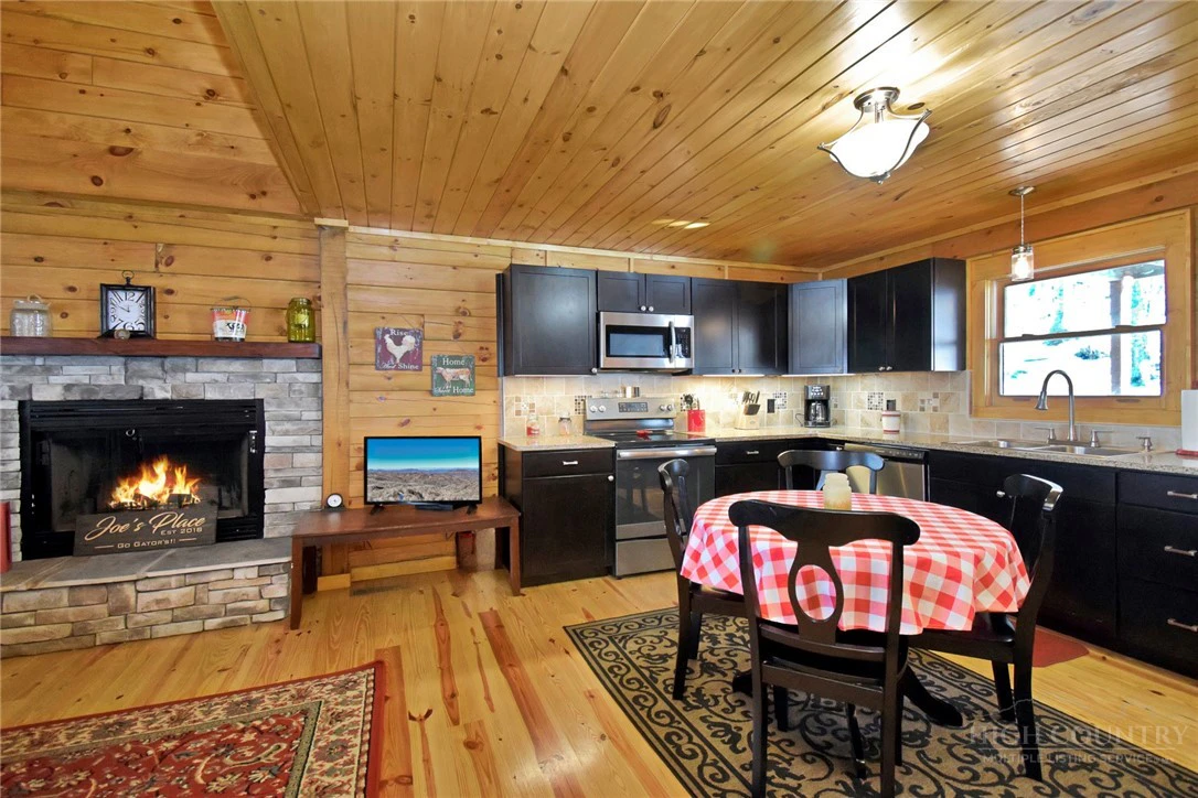 Image number 7 for the current listing