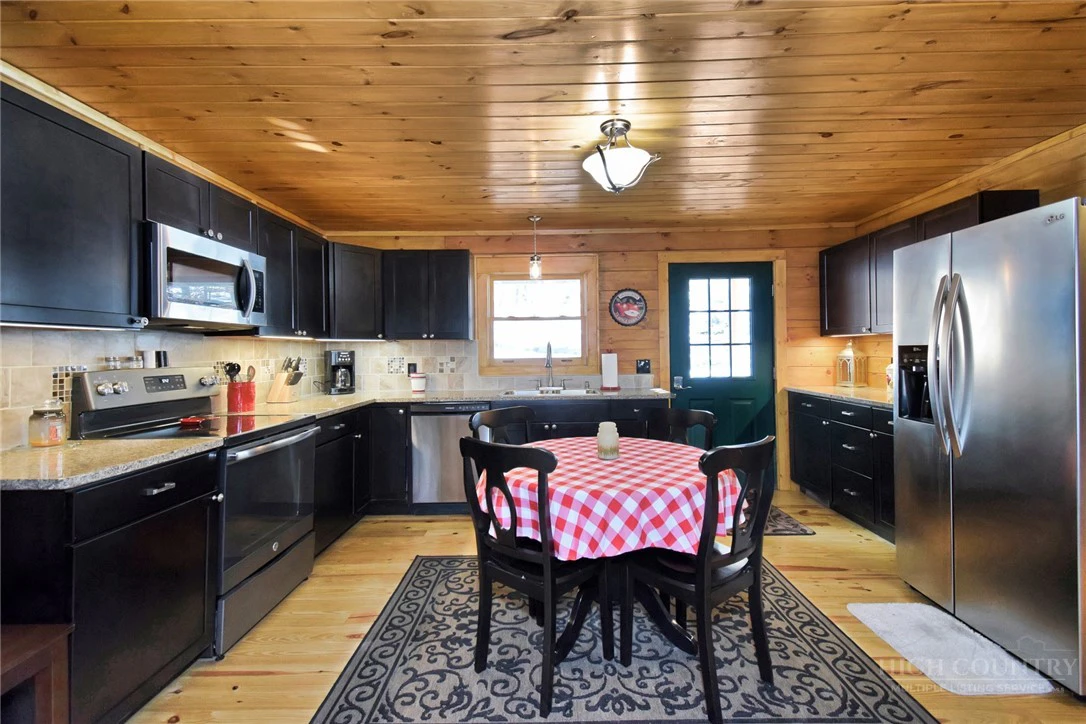 Image number 8 for the current listing