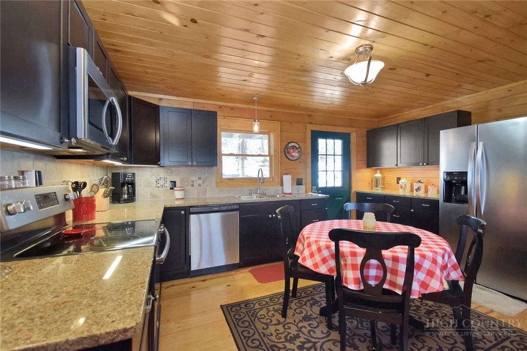 Image number 9 for the current listing
