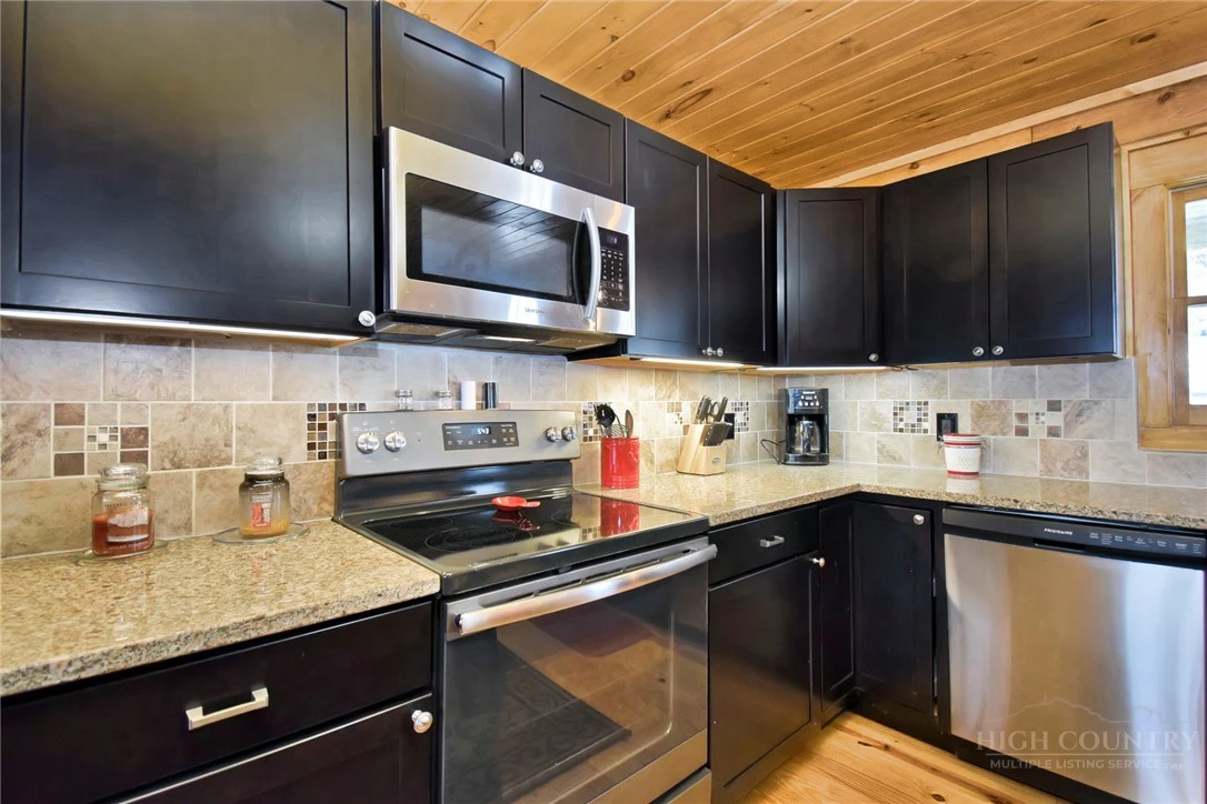 Image number 10 for the current listing