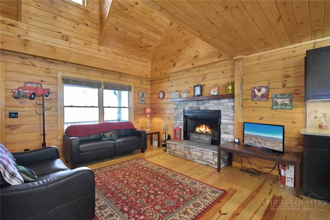 Image number 12 for the current listing