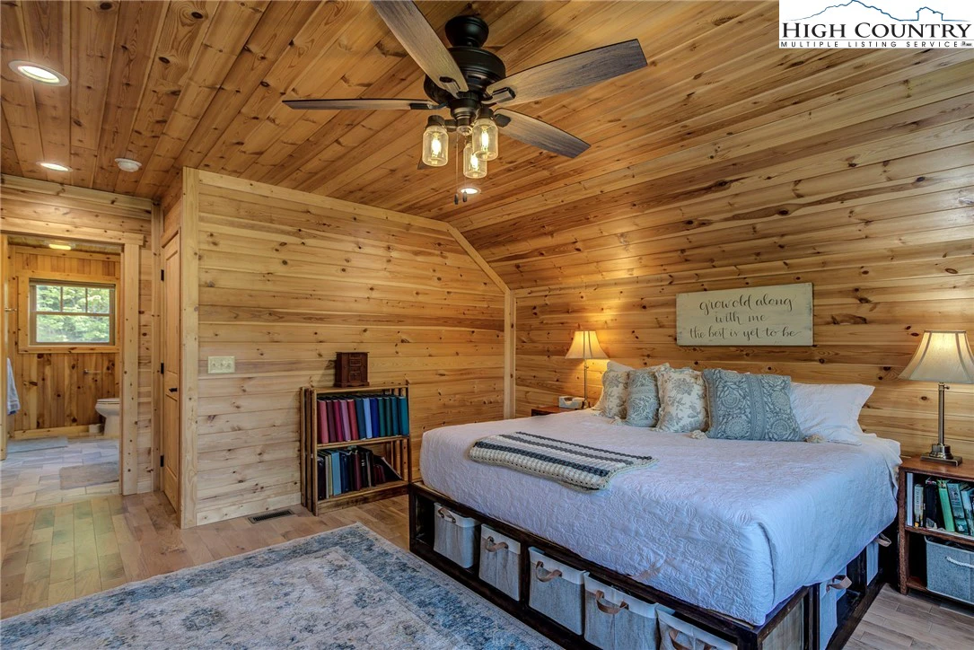 Image number 2 for the current listing
