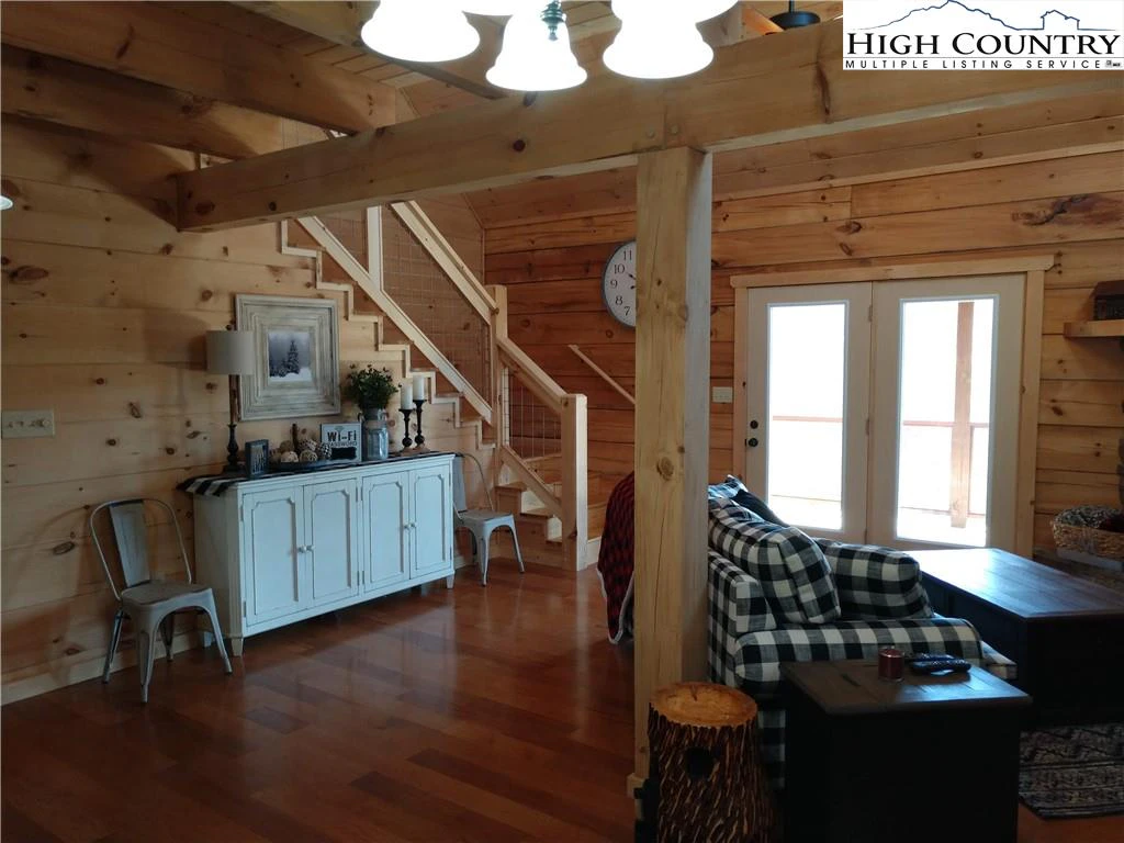Image number 7 for the current listing