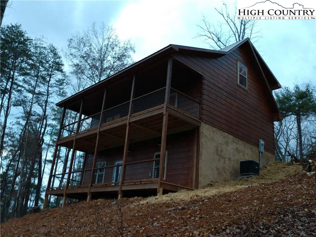 Image number 15 for the current listing