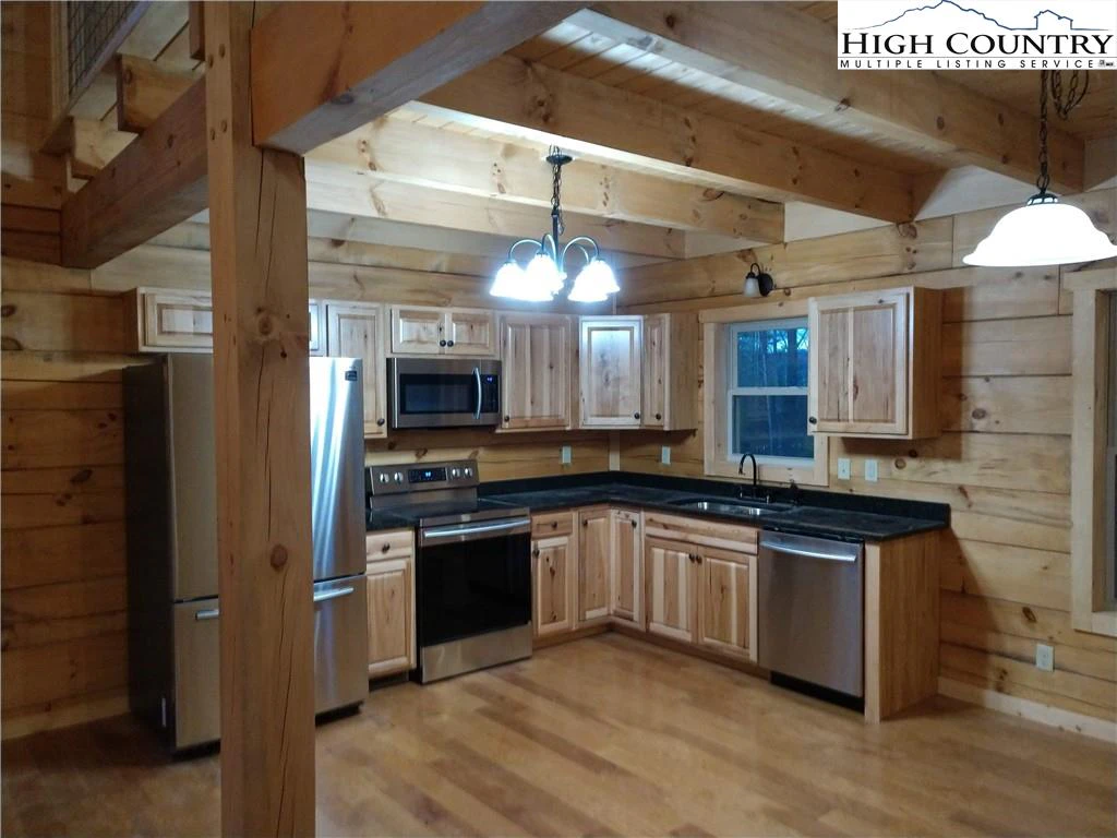 Image number 2 for the current listing