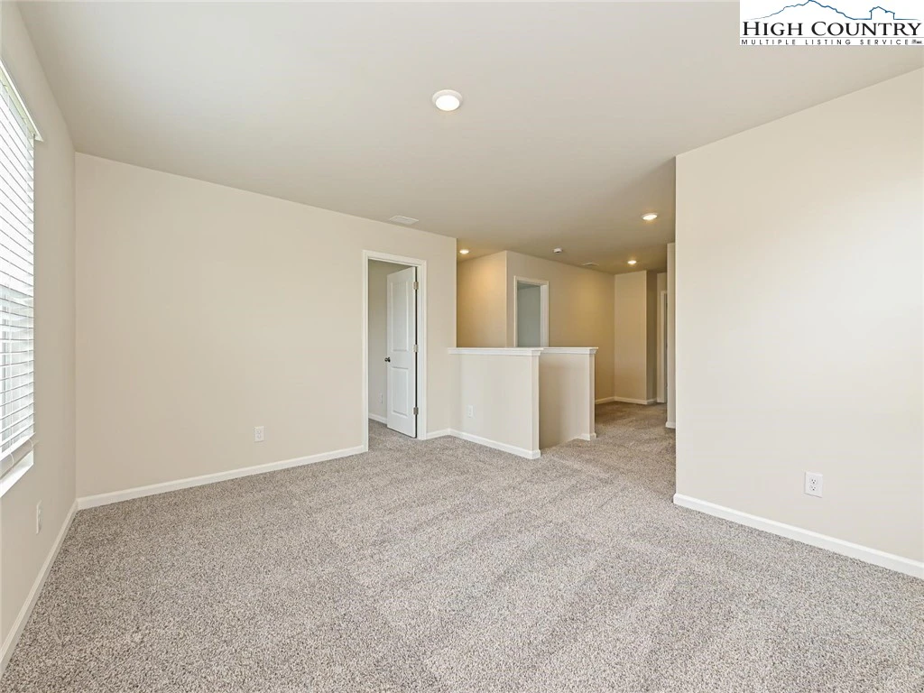 Image number 6 for the current listing