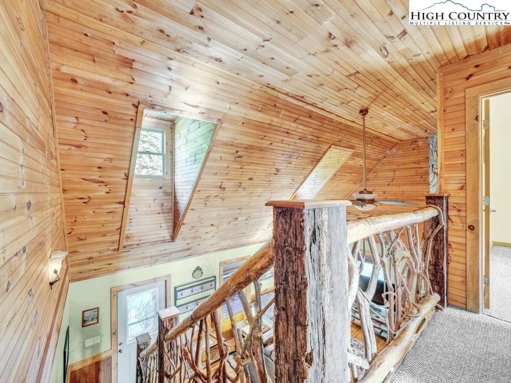 Image number 7 for the current listing