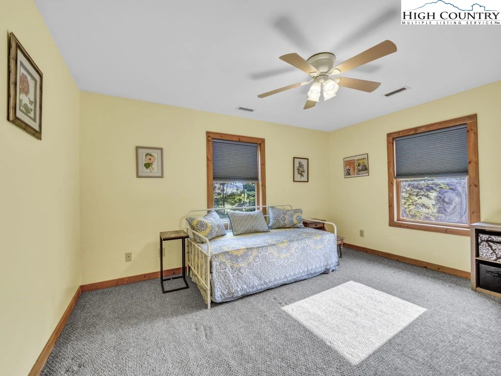 Image number 11 for the current listing