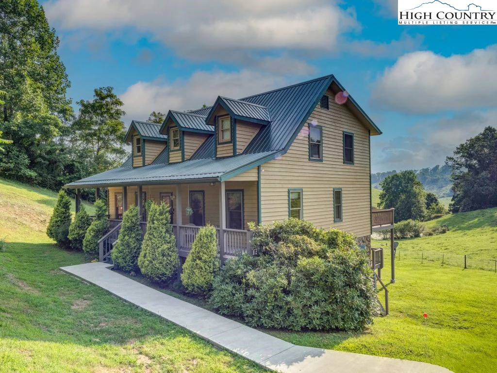 Image number 1 for the current listing
