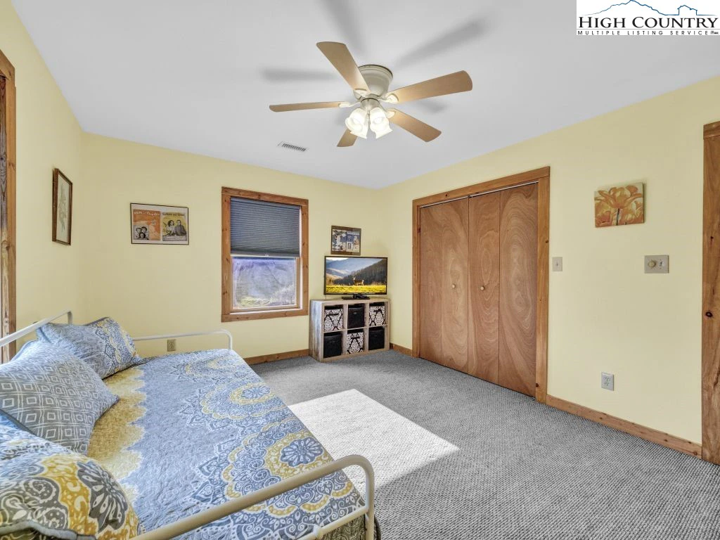 Image number 12 for the current listing