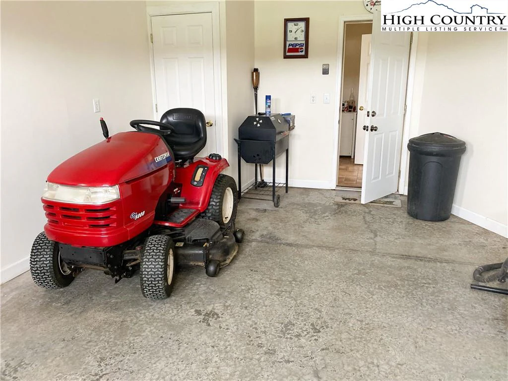 Image number 2 for the current listing