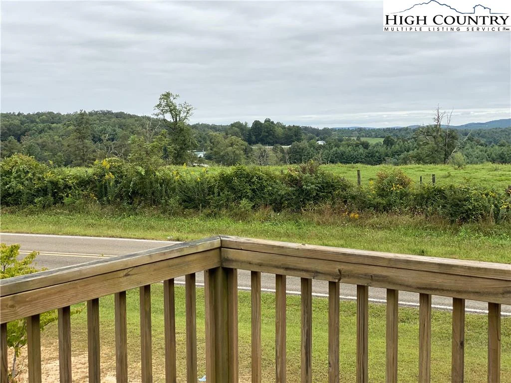 Image number 5 for the current listing