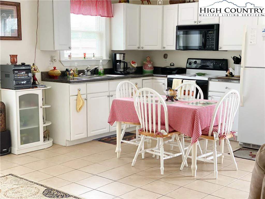 Image number 16 for the current listing