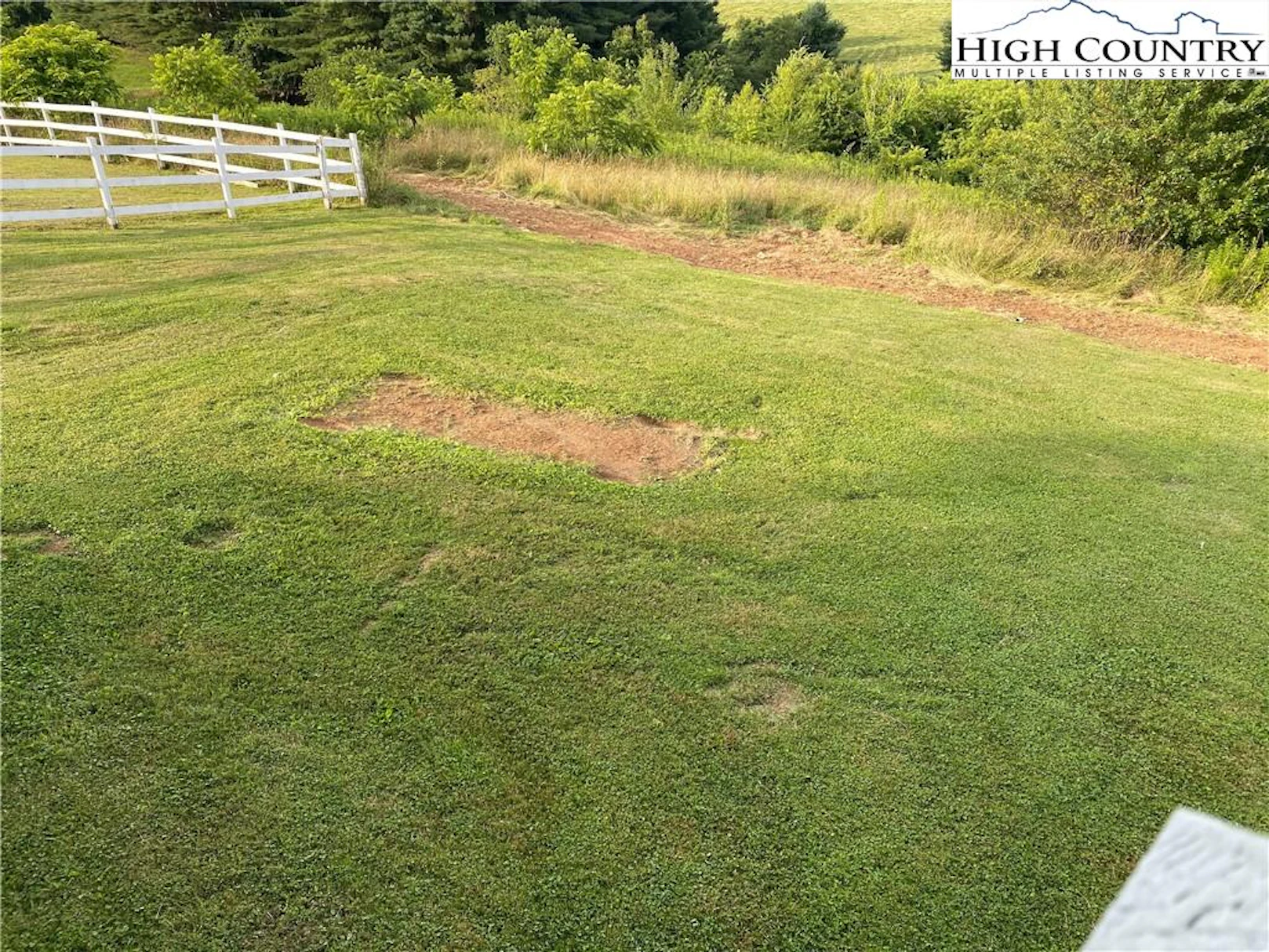 Image number 14 for the current listing