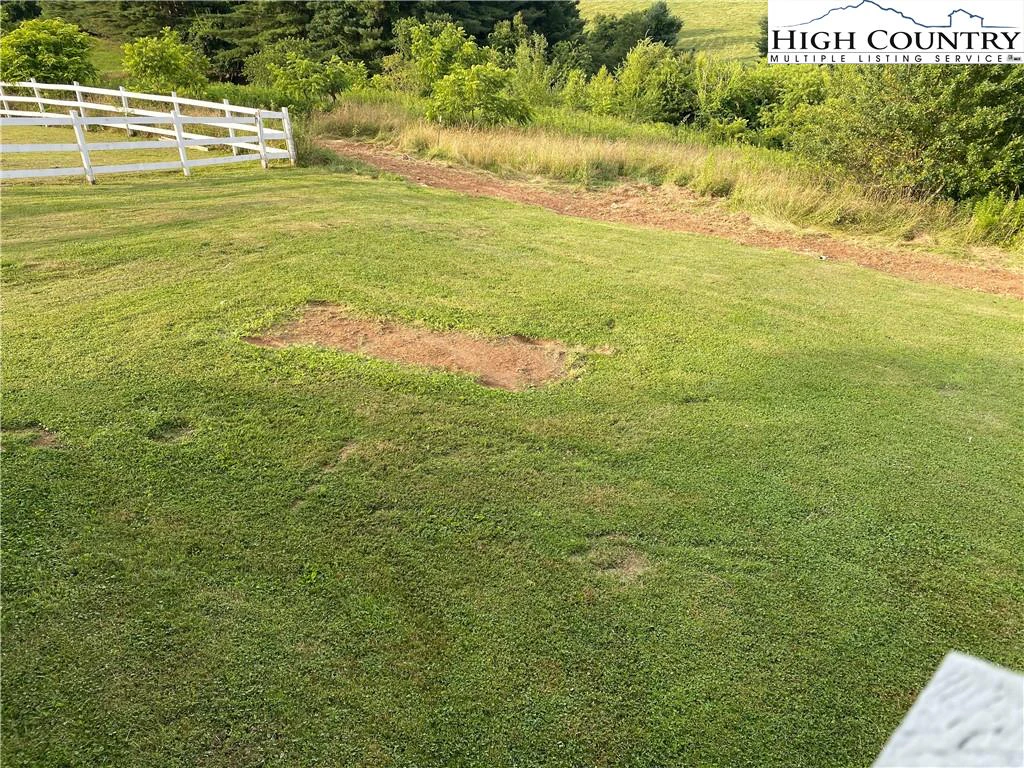 Image number 14 for the current listing