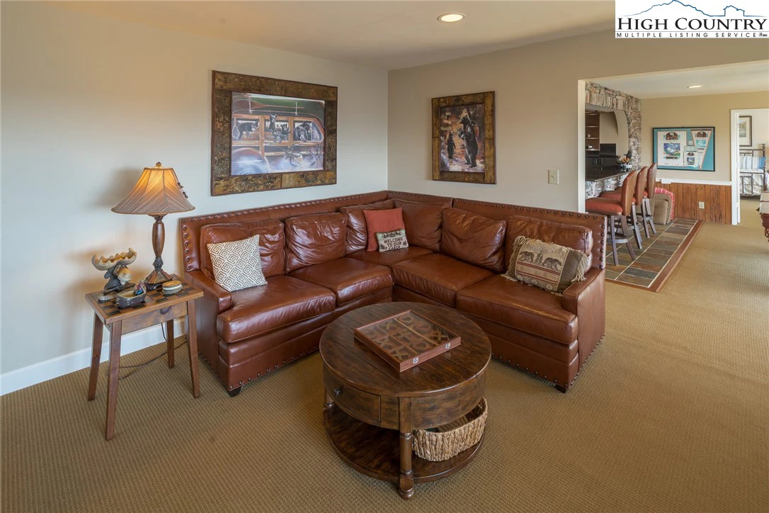 Image number 7 for the current listing