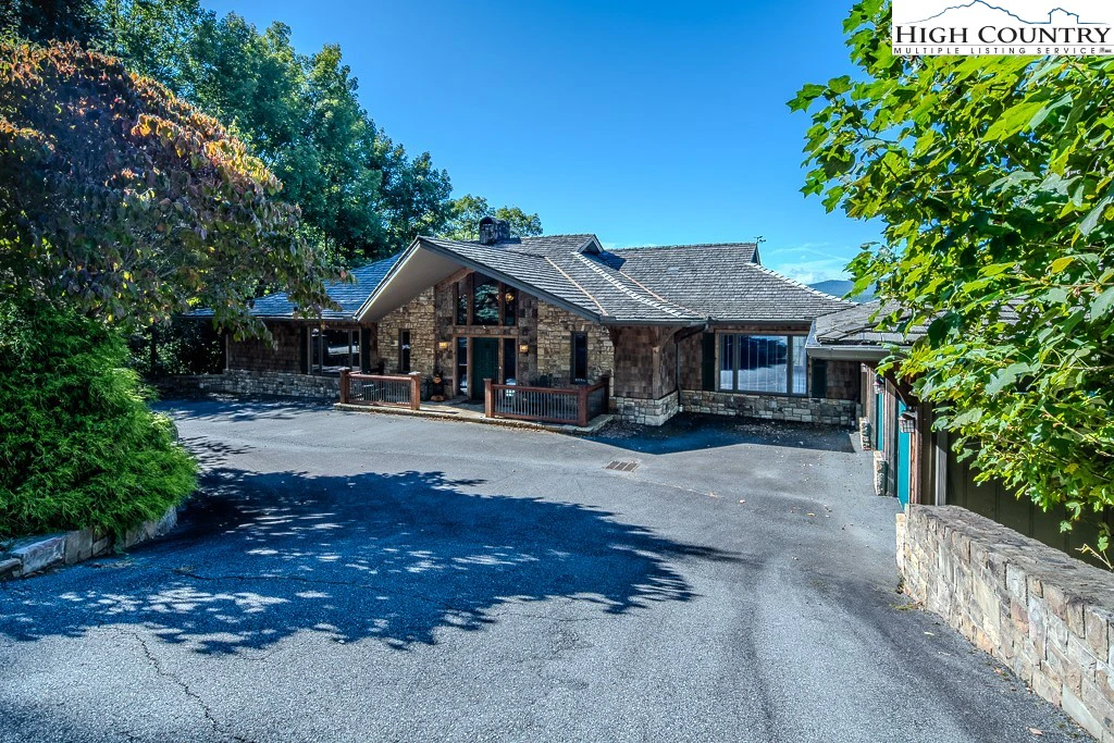 Image number 21 for the current listing