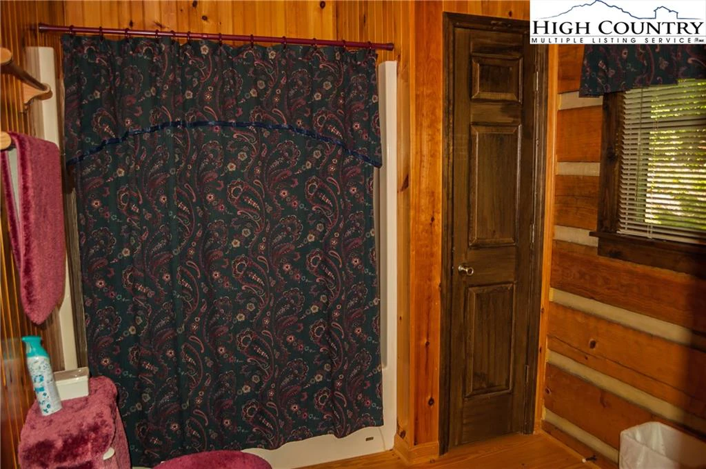 Image number 20 for the current listing