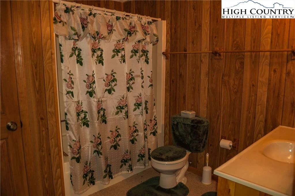 Image number 5 for the current listing