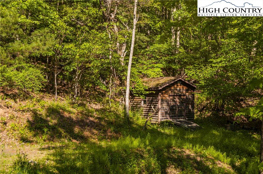 Image number 14 for the current listing